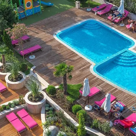 Harmony Suites Saint Vlas