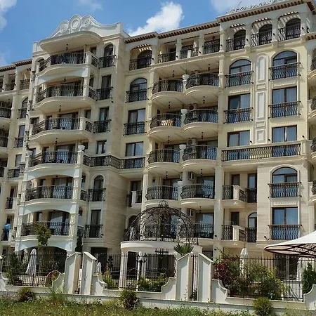 Harmony Suites Saint Vlas