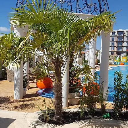 Harmony Suites Saint Vlas Aparthotel 4*