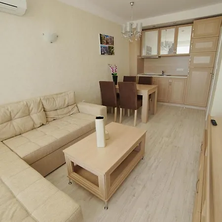 Aparthotel Harmony Suites Saint Vlas